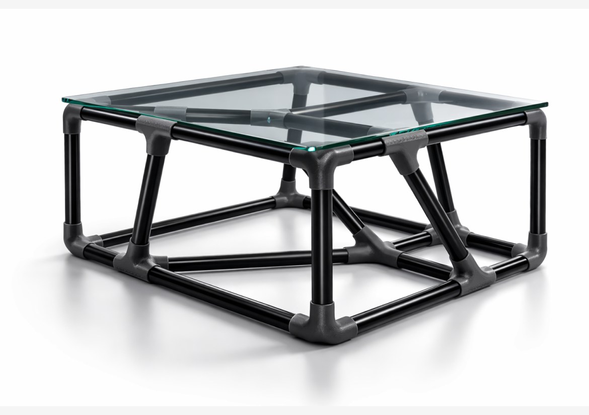 Mesa de centro FOAM: tubos pretos, conectores impressos em 3D e tampo de vidro